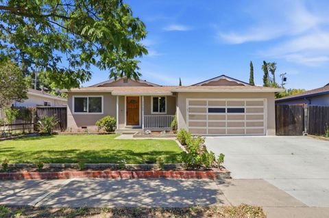 Photo of 5273 Amelia Drive, SAN JOSE, CA 95118 (MLS # ML82048195)