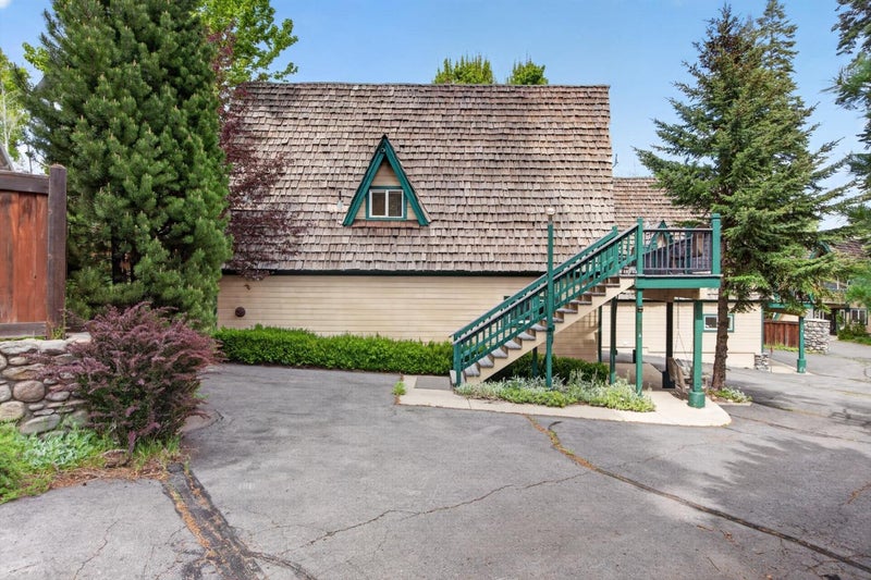 454 Peninsula Drive A - B
