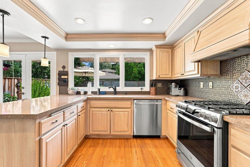 5762 Cohasset Way