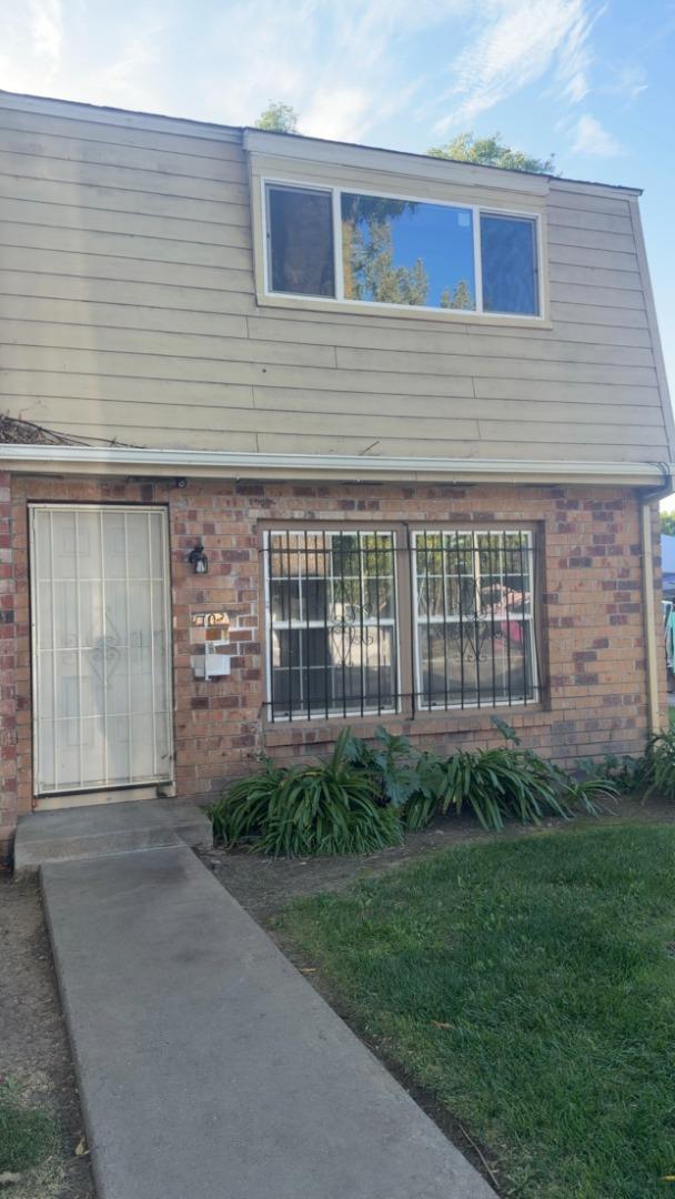 4493 Northeast Townehome Drive