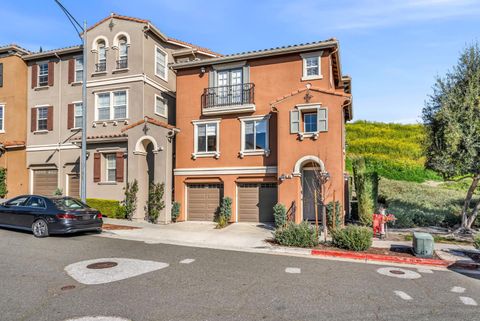 Photo of 303 Mullinix Way, San Jose, CA 95136 (MLS # ML82034305)