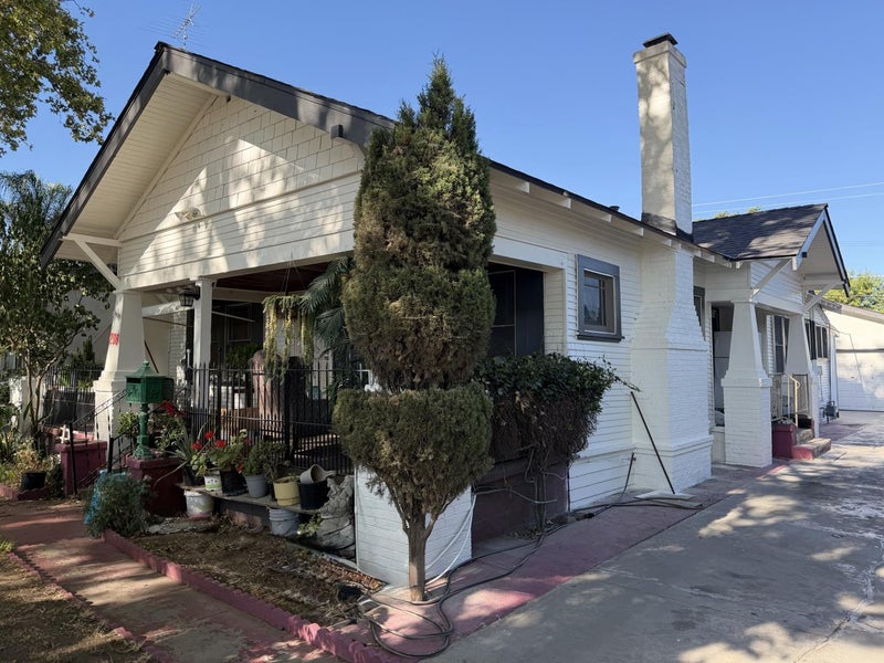 208 Yosemite Avenue