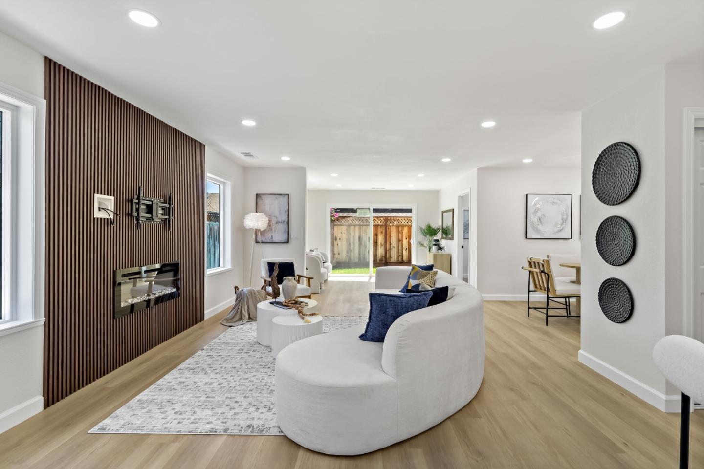 1304 Antwerp Lane