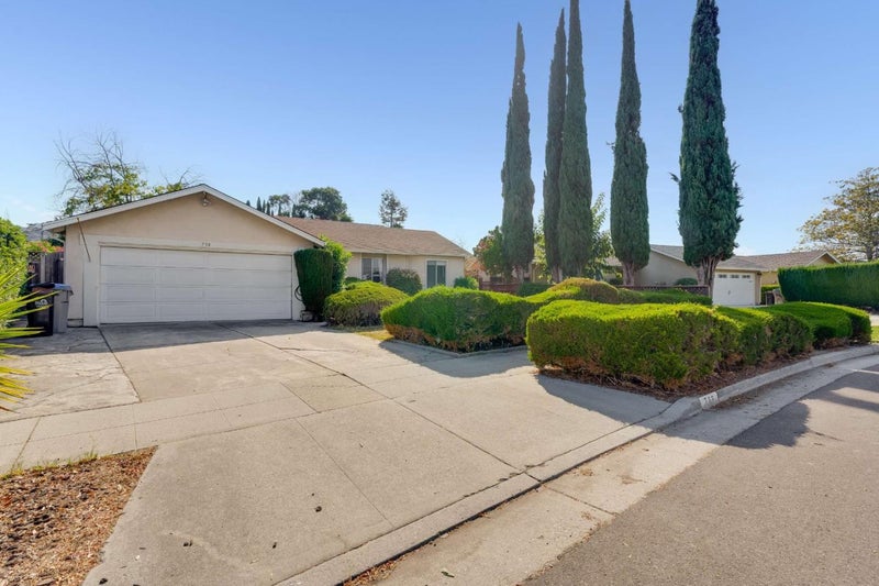 738 El Sereno Drive