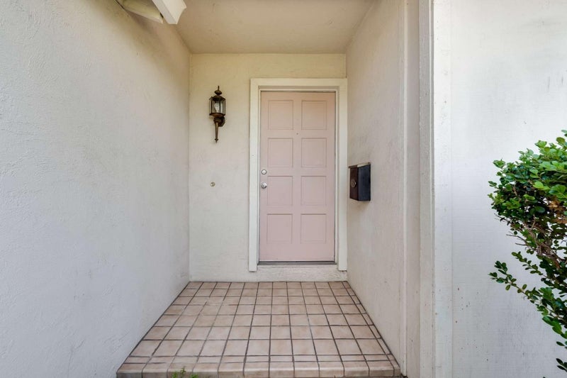738 El Sereno Drive