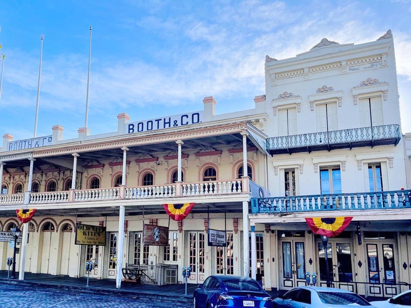 1019 Front Street