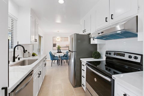 Photo of 420 Alberto Way #31, LOS GATOS, CA 95032 (MLS # ML81958390)