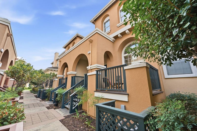 105 Sydney Lane