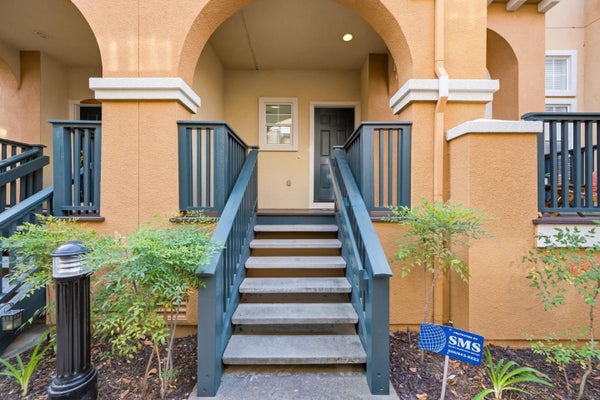105 SYDNEY LN, REDWOOD CITY, CA 94063 - Image fd8249f80f1016ca16a2e3e51df918ed/989165751