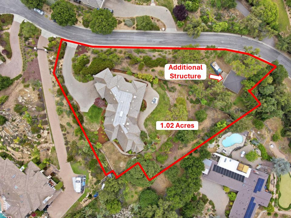 899 Vista Del Roble Place