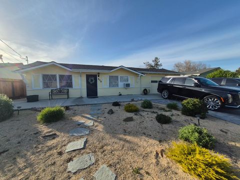 530 El Camino Paraiso HOLLISTER CA 95023