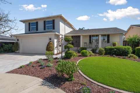 Photo of 430 Hyde Park Drive, SAN JOSE, CA 95136 (MLS # ML82039370)