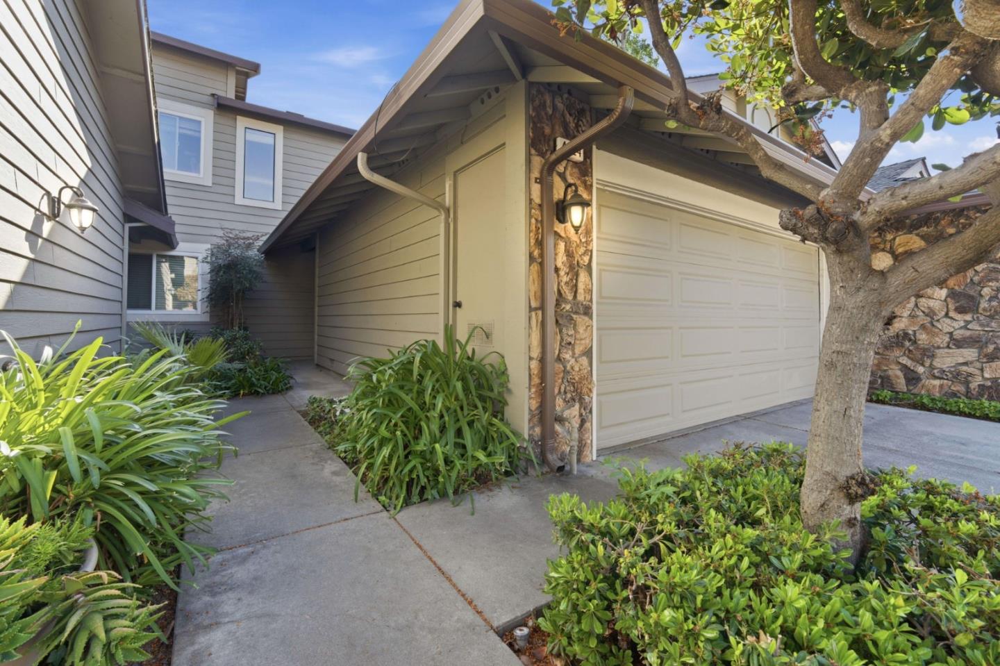 4824 River Trail Court