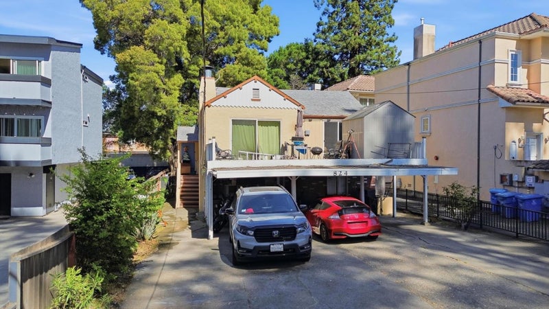 824 El Camino Real