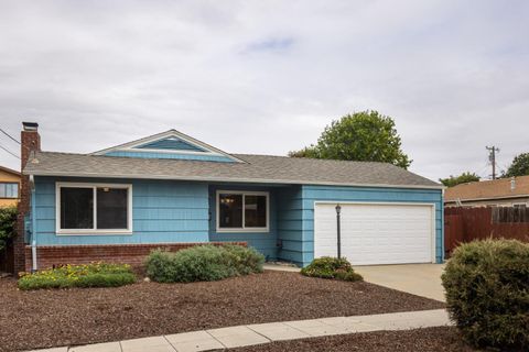 Photo of 9 Young Drive, SALINAS, CA 93901 (MLS # ML82024155)