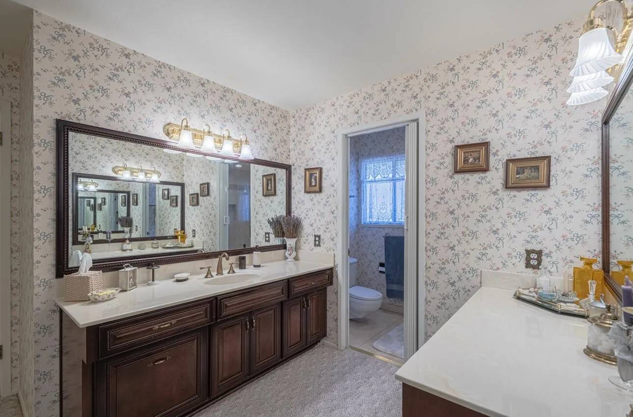 Salinas, California 93901, United States, 3 Bedrooms Bedrooms, ,3 BathroomsBathrooms,Residential,Active,127289