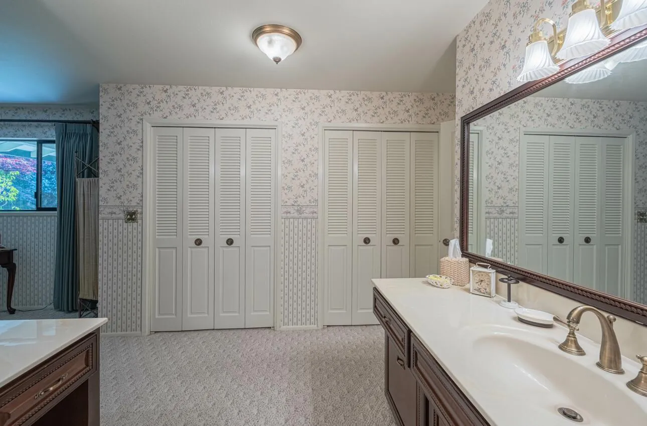 Salinas, California 93901, United States, 3 Bedrooms Bedrooms, ,3 BathroomsBathrooms,Residential,Active,127289