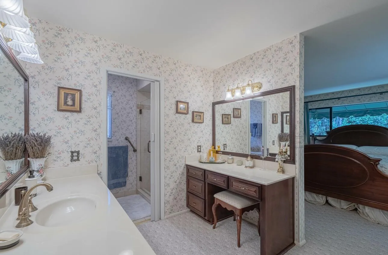 Salinas, California 93901, United States, 3 Bedrooms Bedrooms, ,3 BathroomsBathrooms,Residential,Active,127289