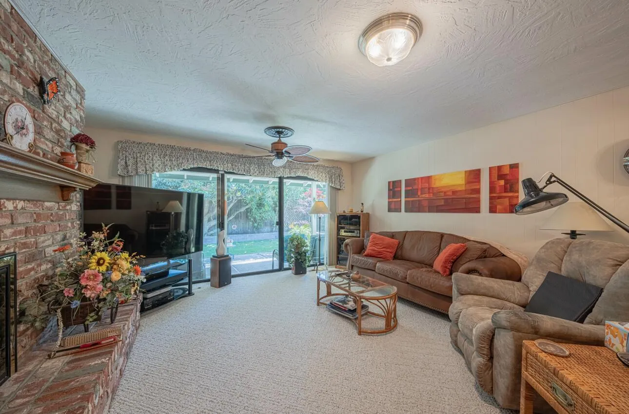 Salinas, California 93901, United States, 3 Bedrooms Bedrooms, ,3 BathroomsBathrooms,Residential,Active,127289