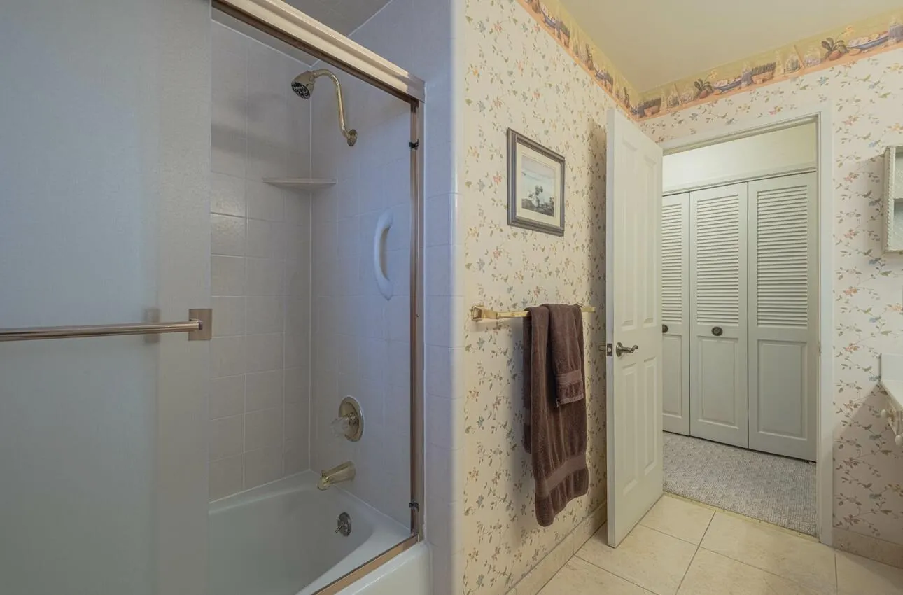 Salinas, California 93901, United States, 3 Bedrooms Bedrooms, ,3 BathroomsBathrooms,Residential,Active,127289