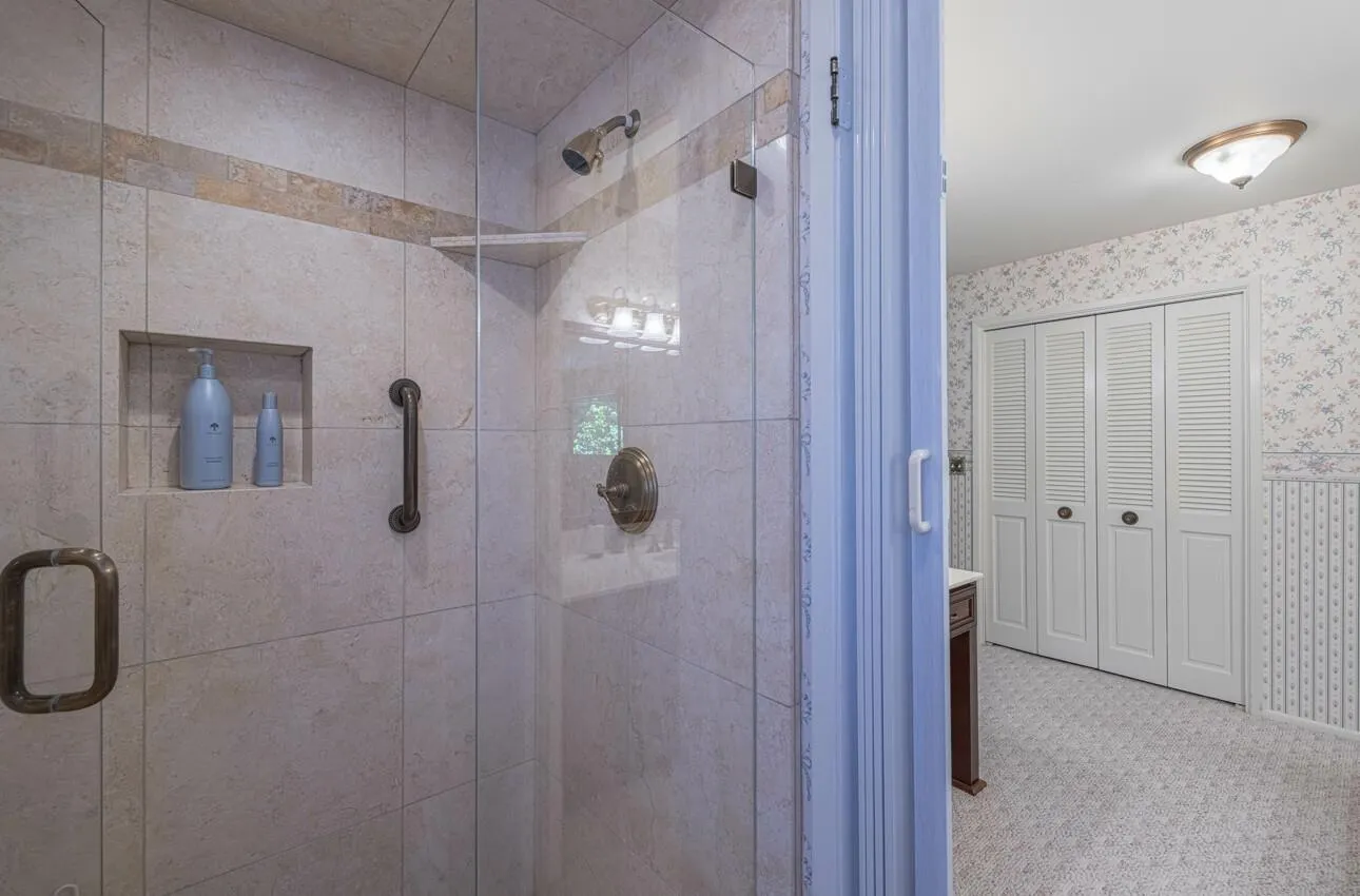 Salinas, California 93901, United States, 3 Bedrooms Bedrooms, ,3 BathroomsBathrooms,Residential,Active,127289