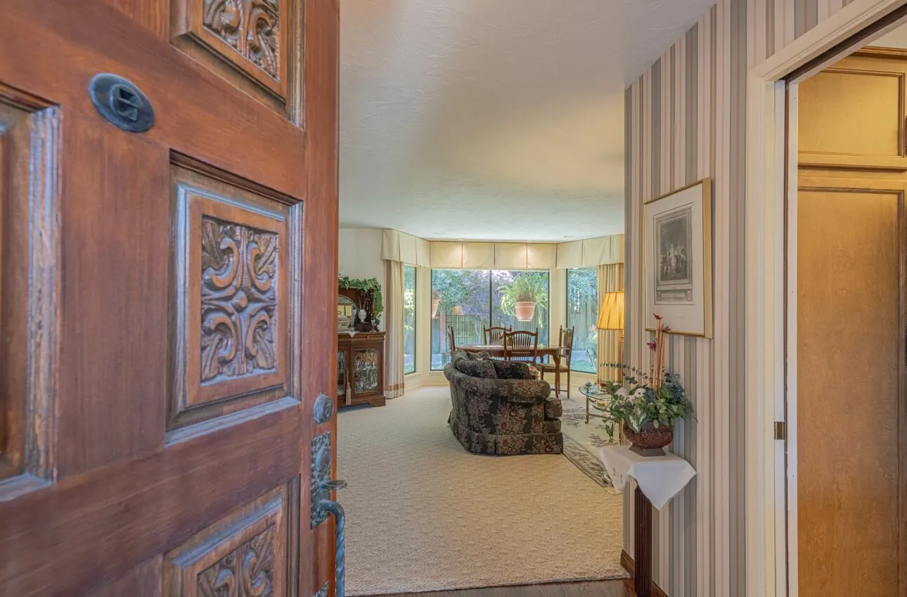 Salinas, California 93901, United States, 3 Bedrooms Bedrooms, ,3 BathroomsBathrooms,Residential,Active,127289