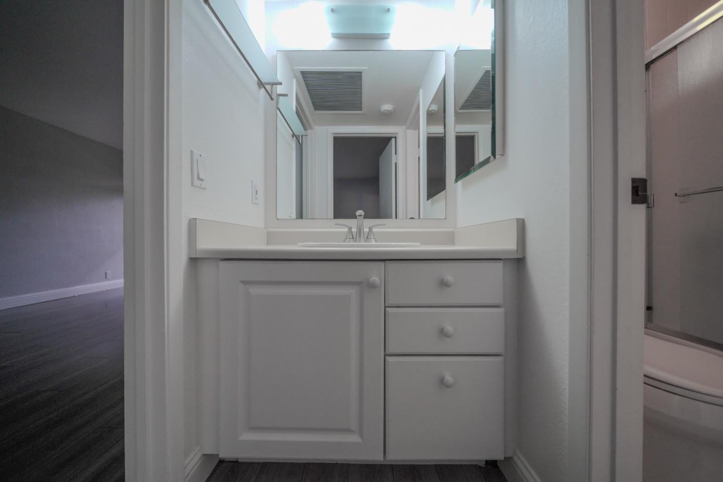 500 Glenwood Circle 125