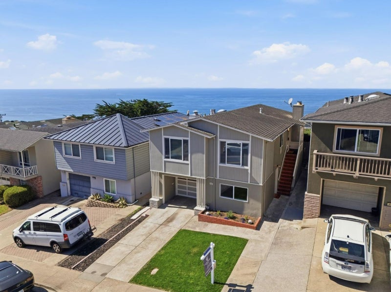 1042 Skyline Drive
