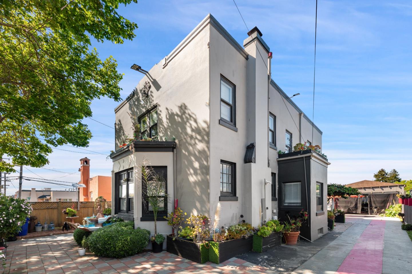 1109 Roosevelt Avenue