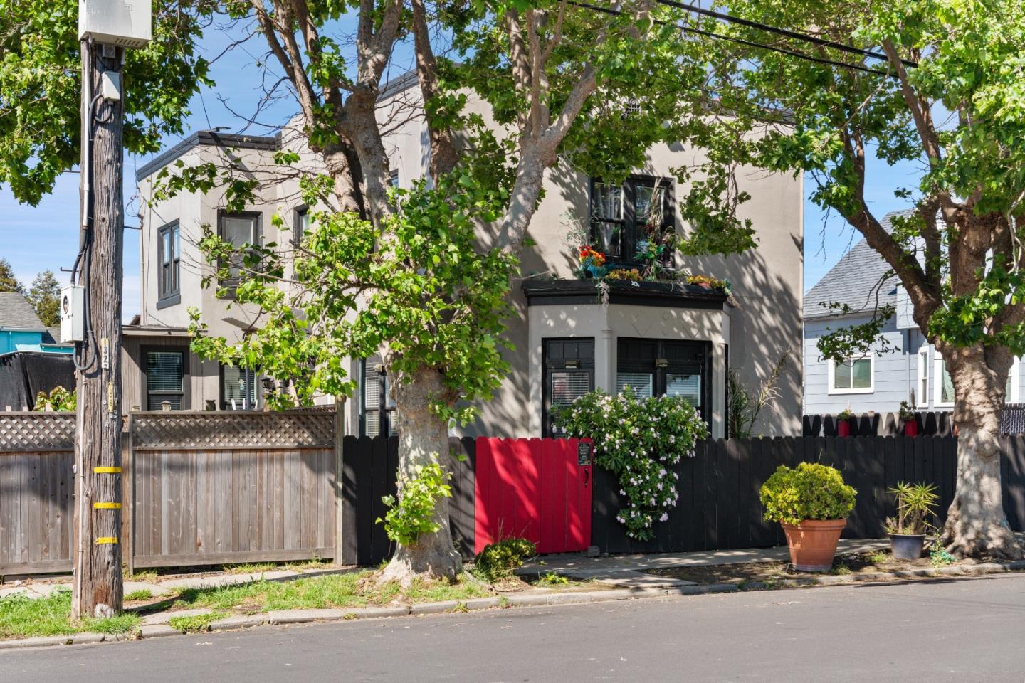 1109 Roosevelt Avenue