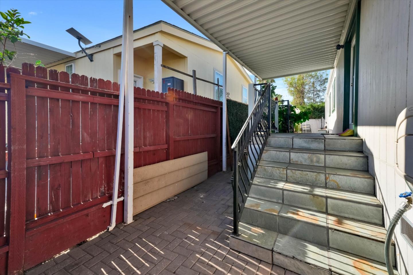 200 Burnett Avenue
