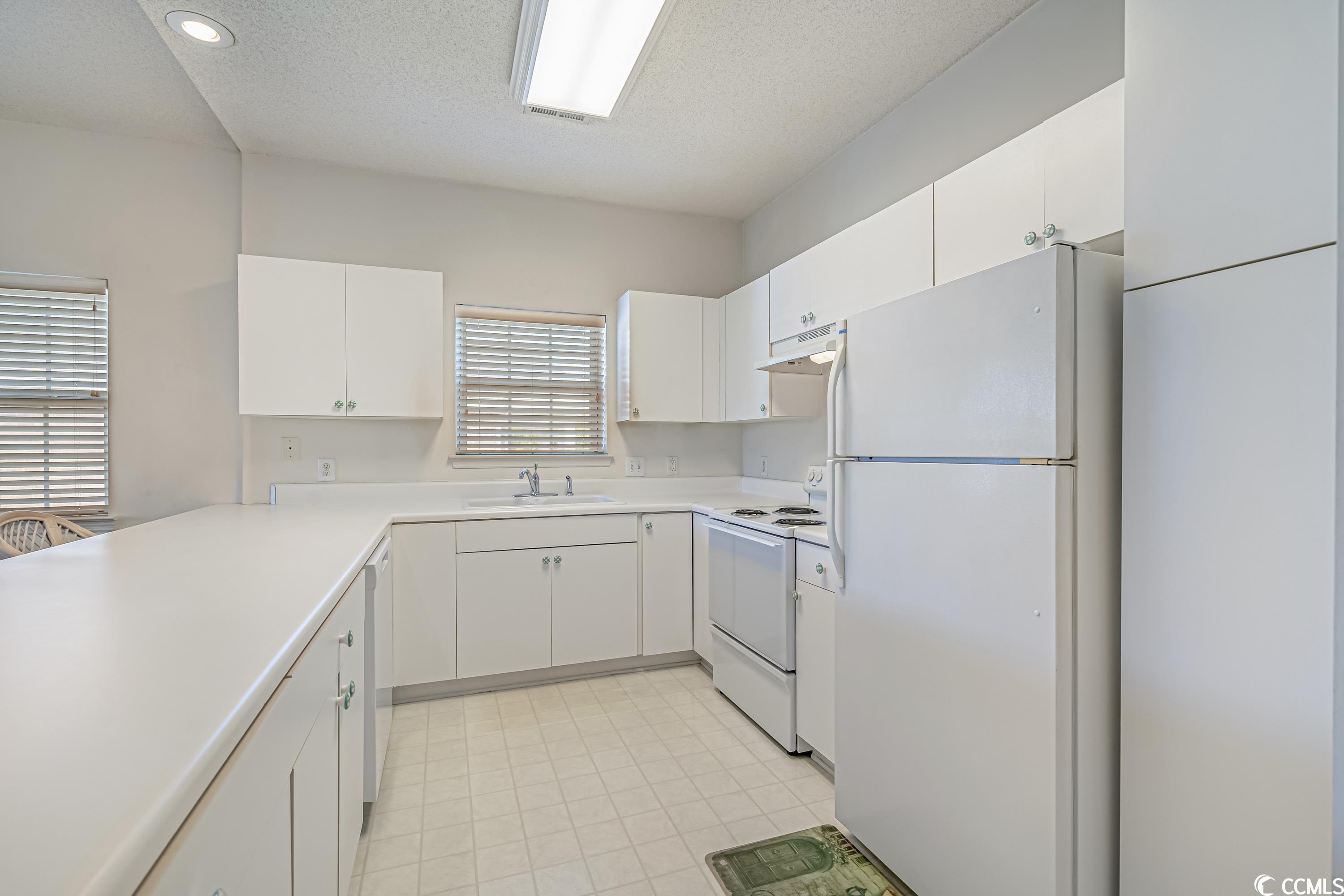 Photo 13 of 40 of 3915 Gladiola Ct. 304 condo
