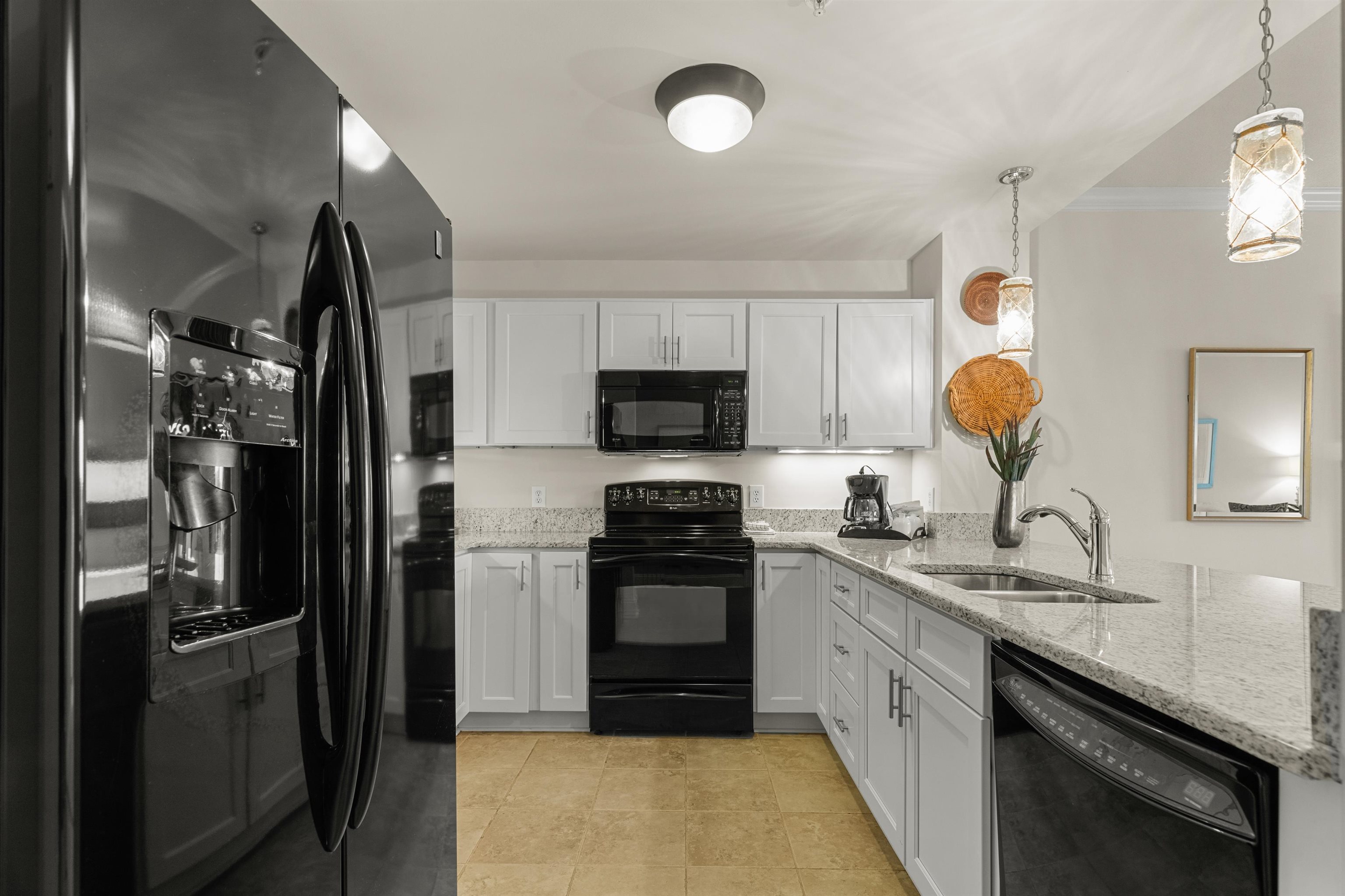 8121 Amalfi Pl. 4-302