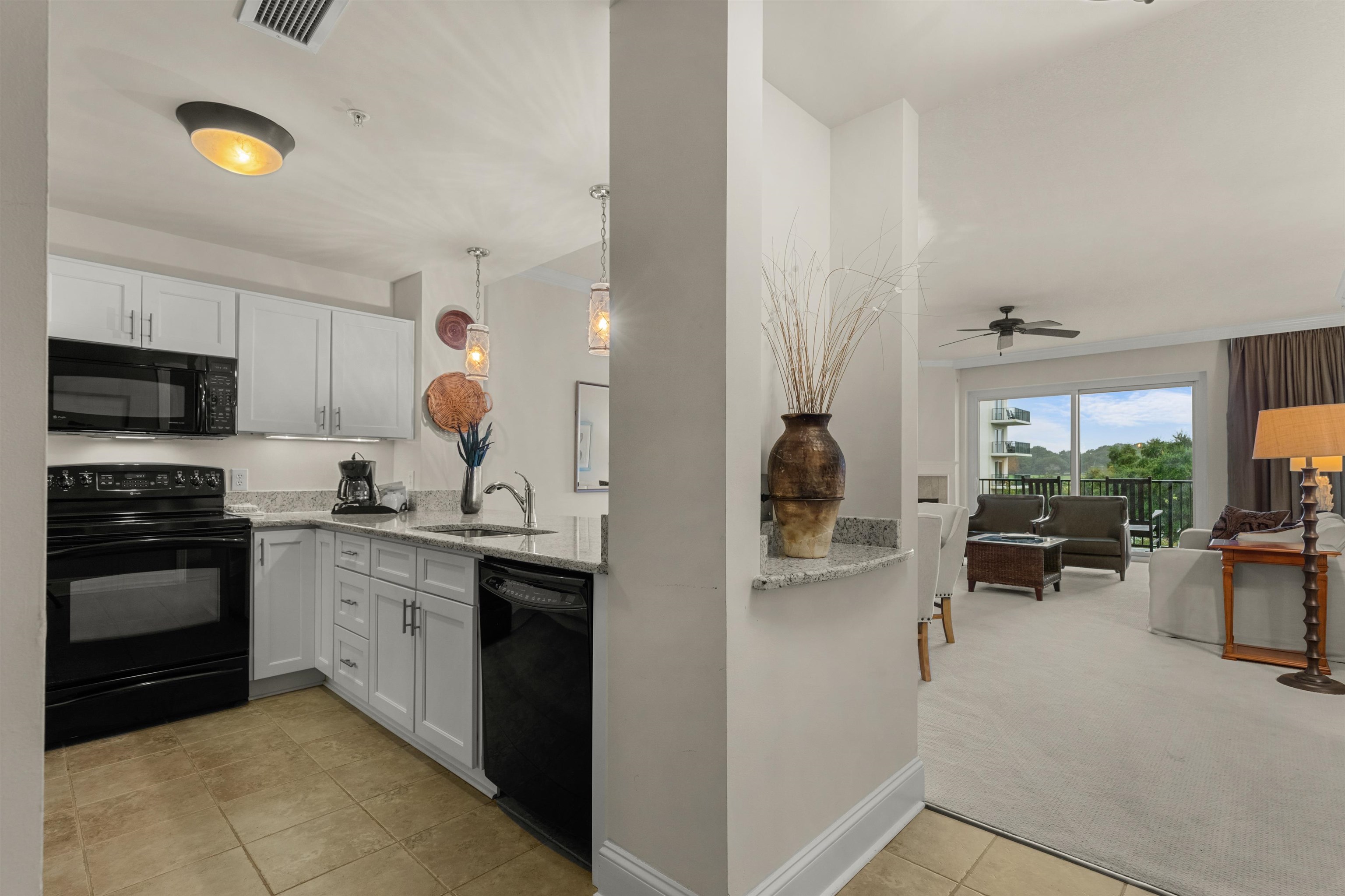 8121 Amalfi Pl. 4-302