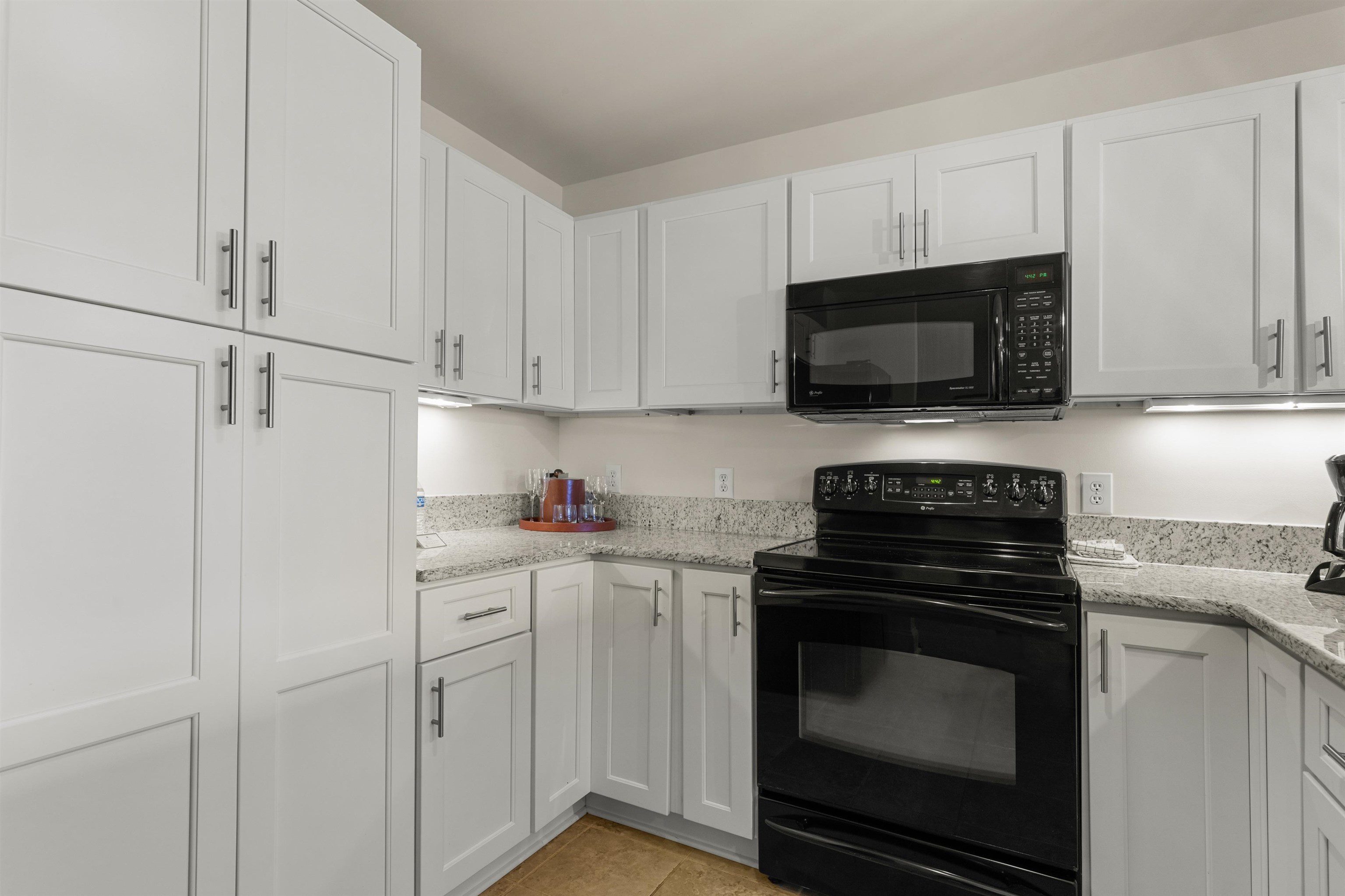 8121 Amalfi Pl. 4-302