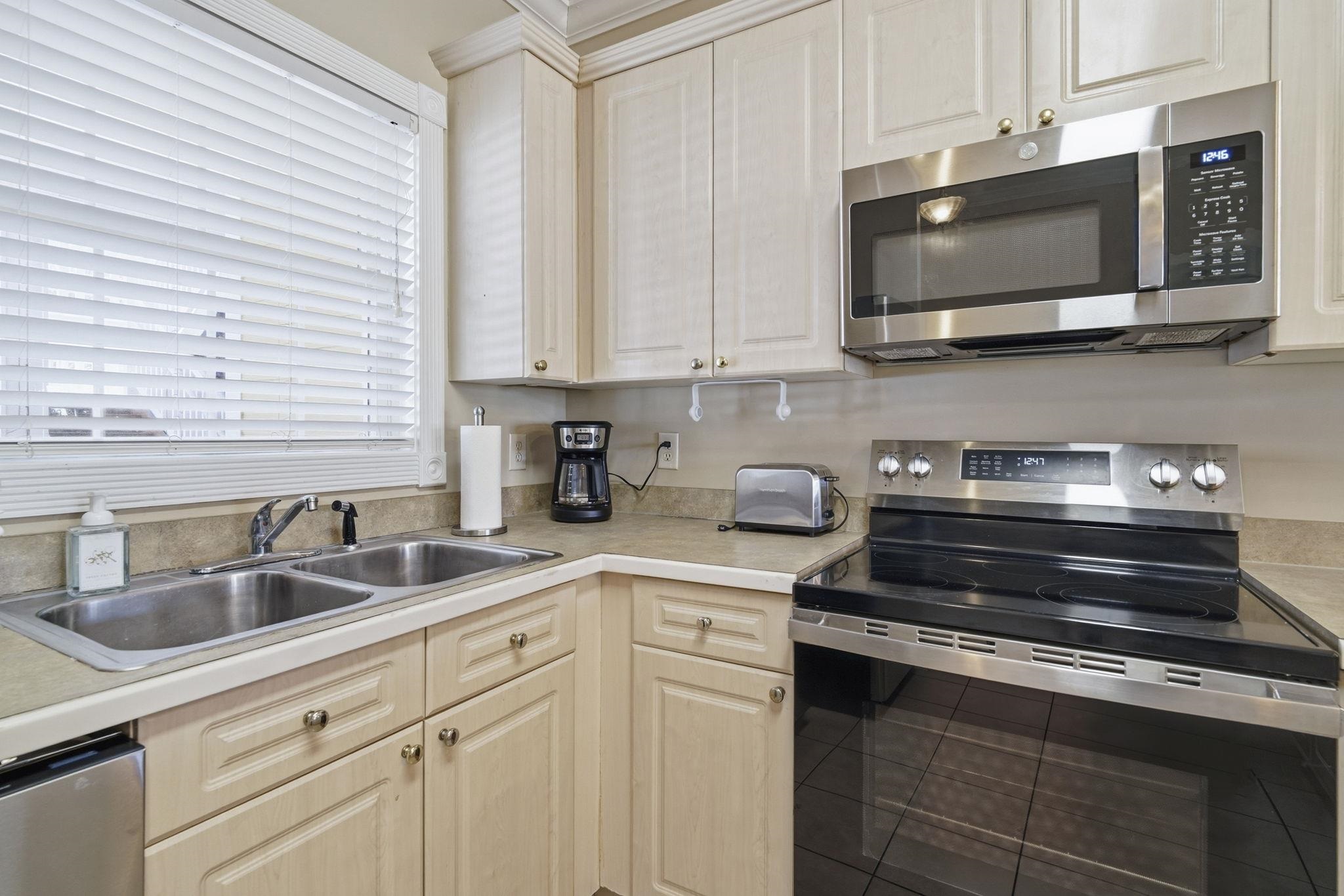 4809 Luster Leaf Circle 102