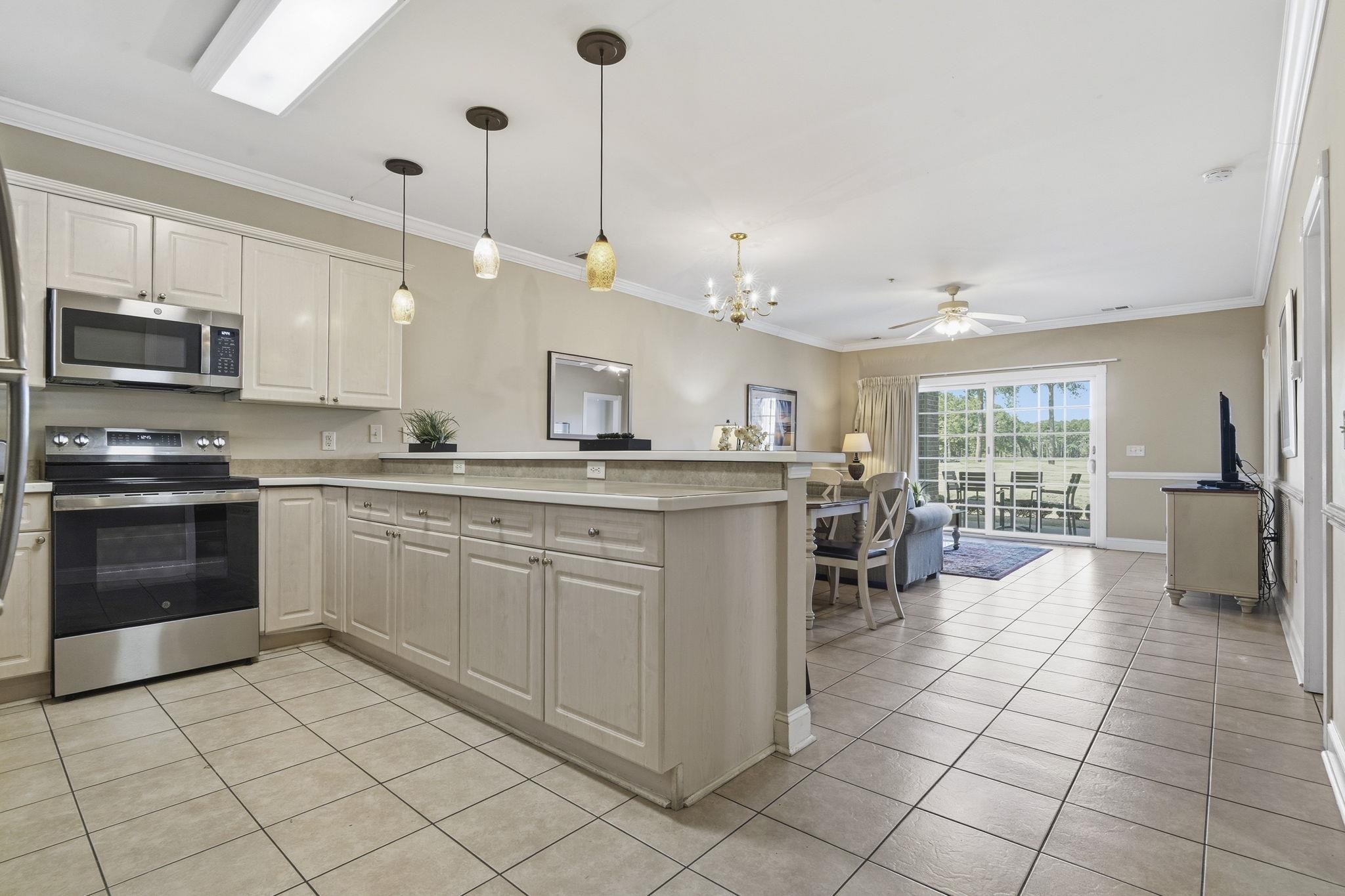 4809 Luster Leaf Circle 102