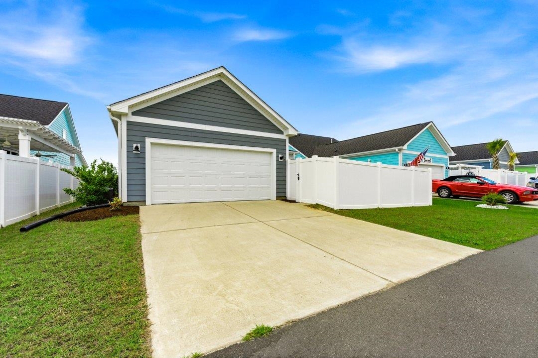 2077 Singing Palm Loop