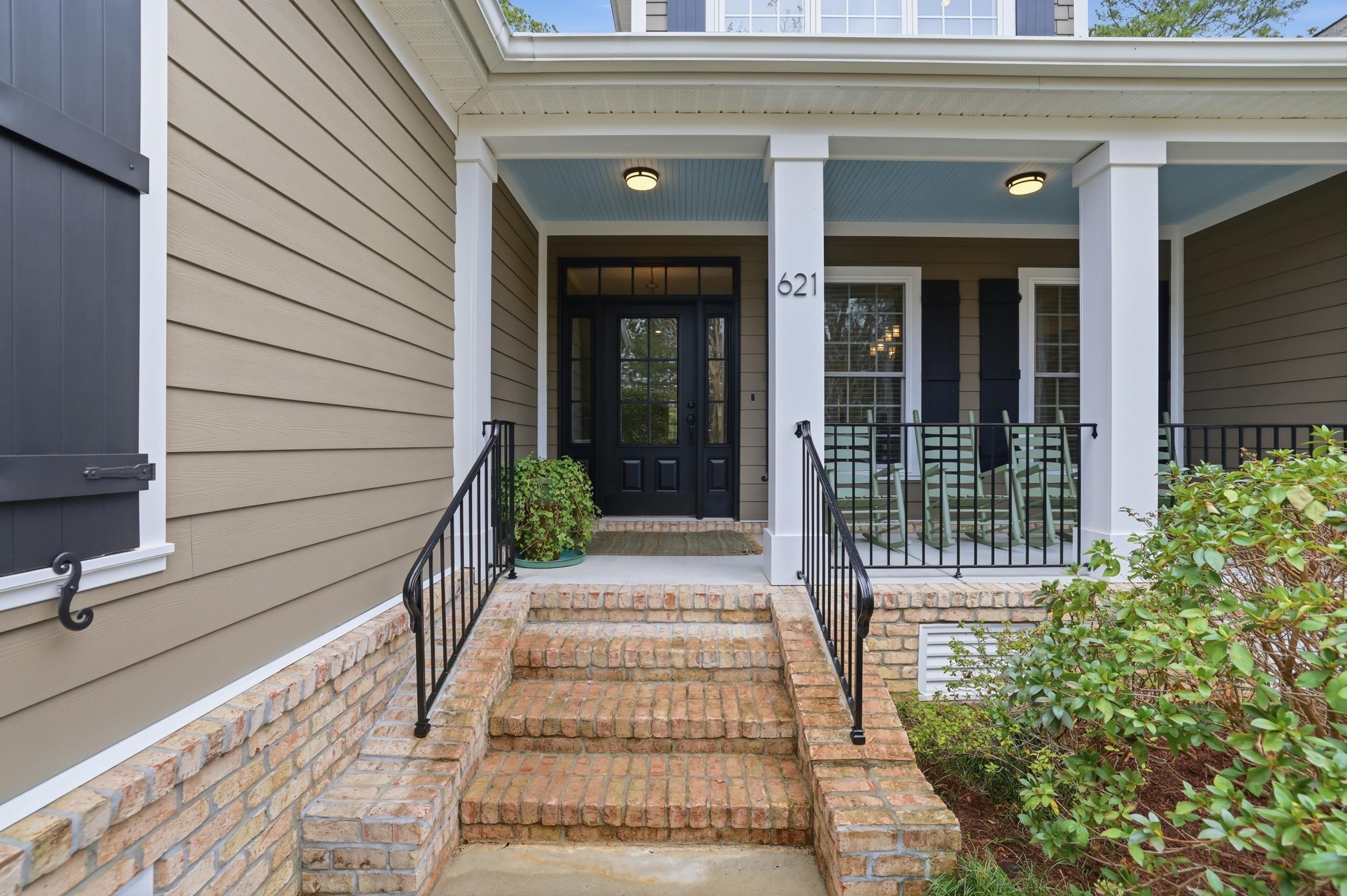 621 Whispering Pines Ct.