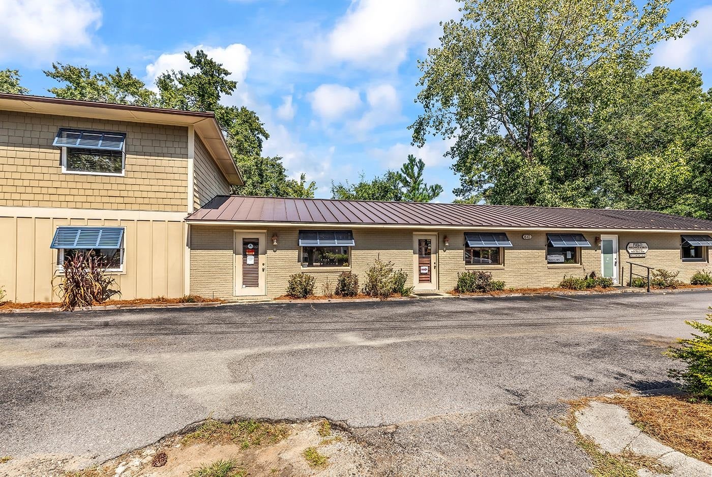 810 6th Ave. S