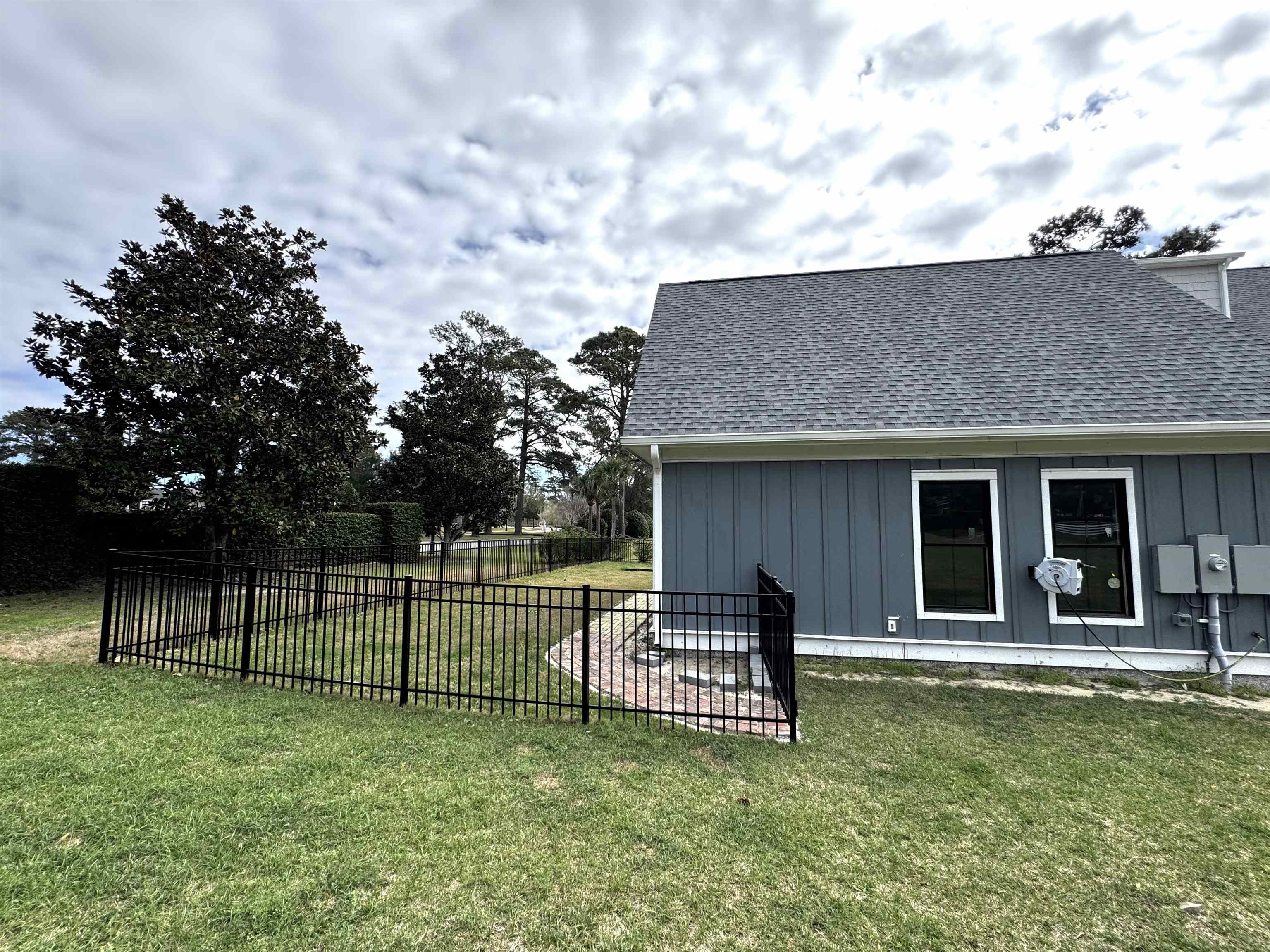 825 Commanders Island Dr.