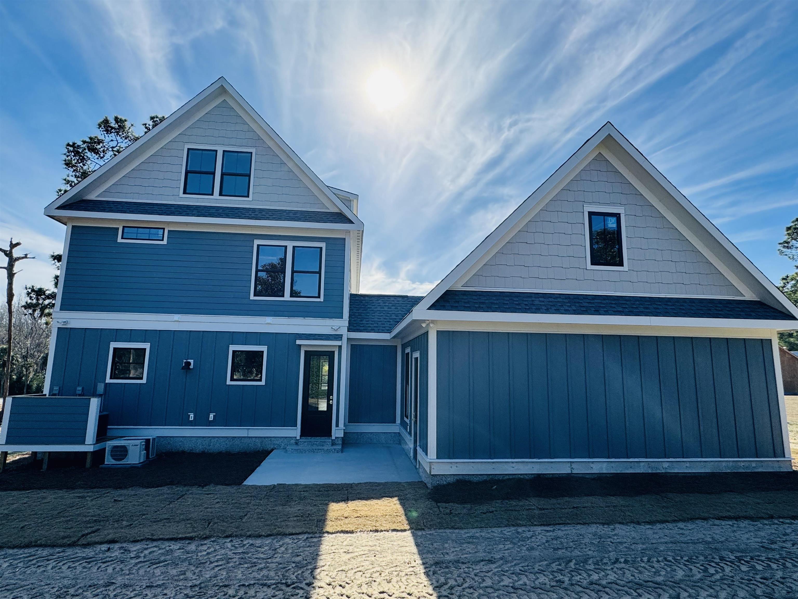 825 Commanders Island Dr.