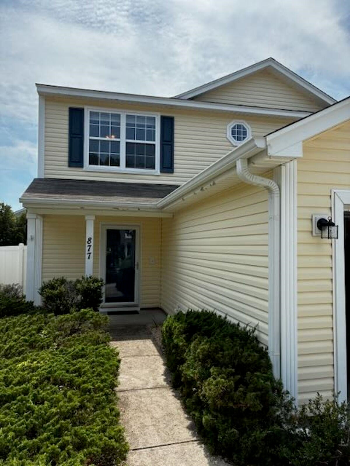 877 Silvercrest Dr.