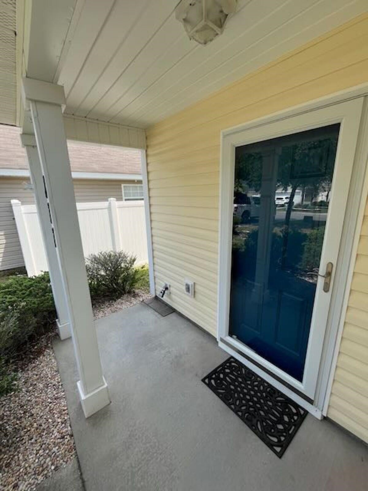 877 Silvercrest Dr.