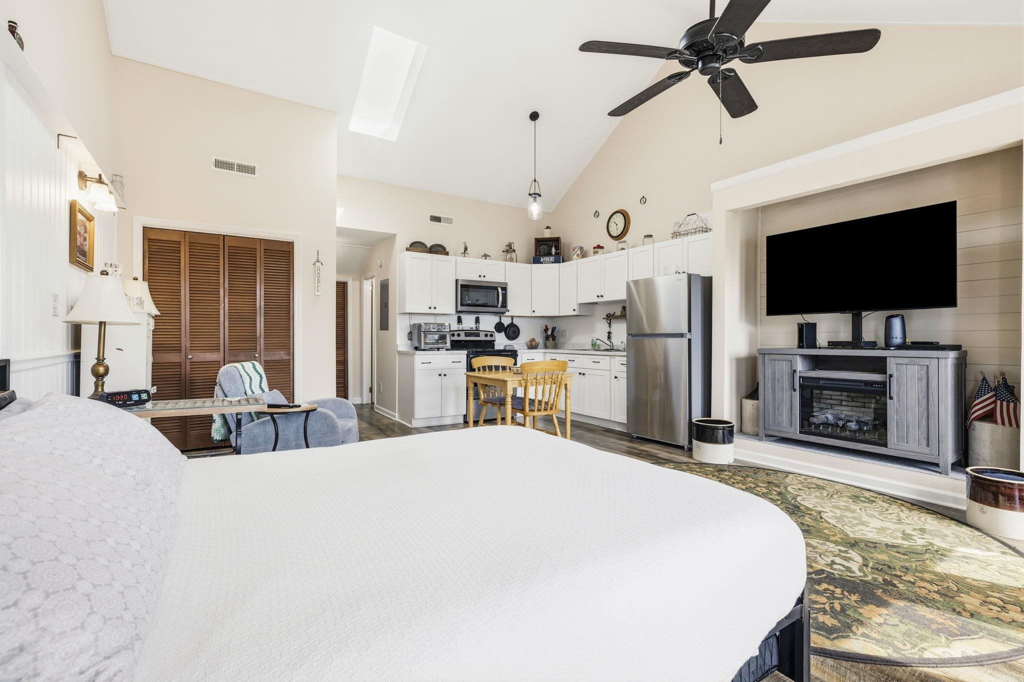 1850 Colony Dr. 3-E