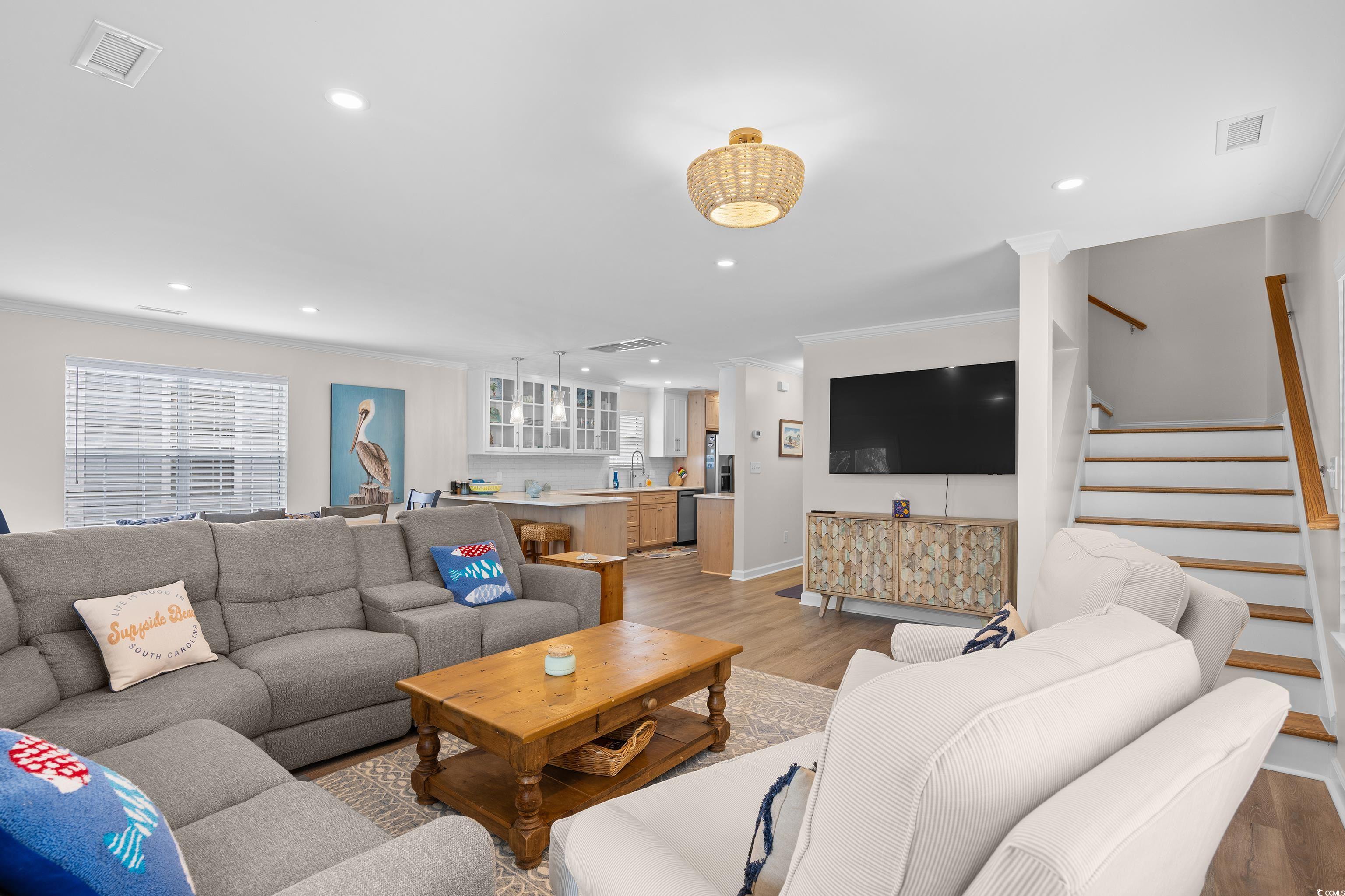 108 N Oak Dr.