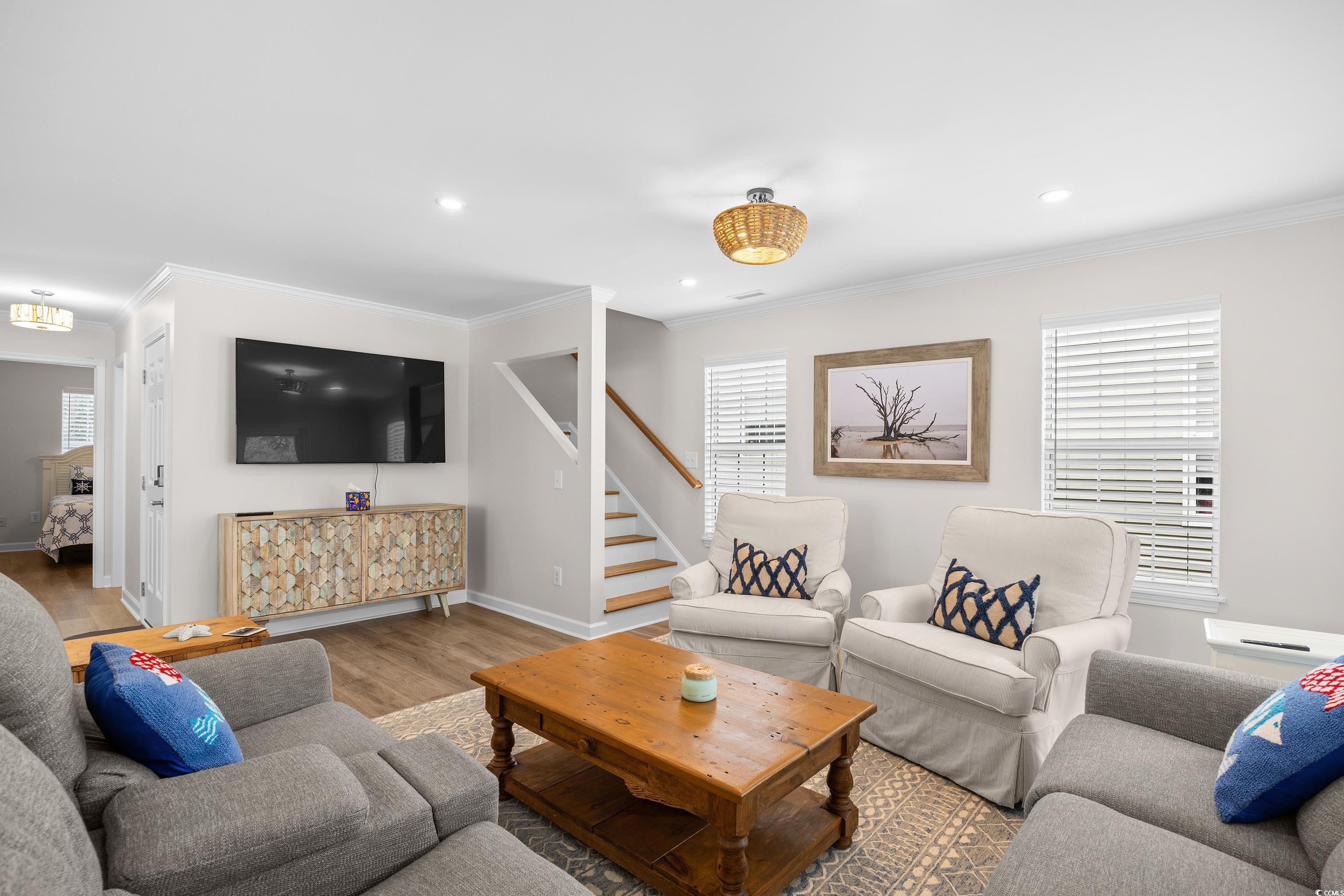 108 N Oak Dr.