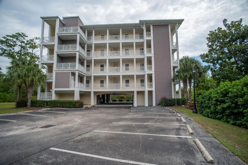 233 Banbury Ln. 202