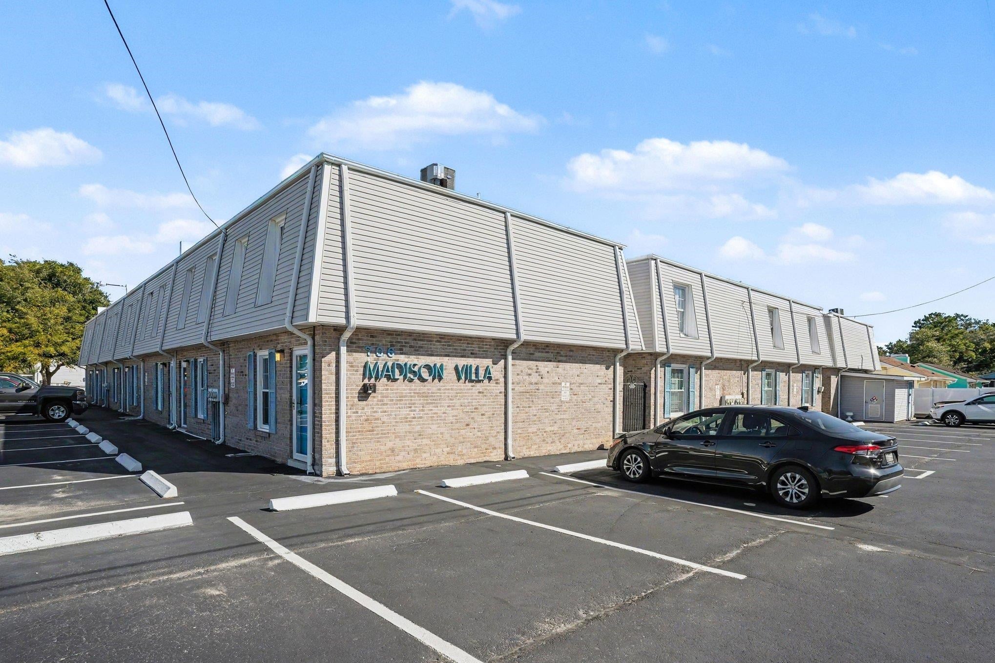 706 28th Ave. S 17