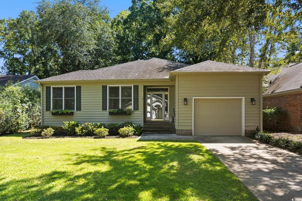 Photo of 41 Redwing Ct, Pawleys Island, SC 29585 (MLS # 2522739)